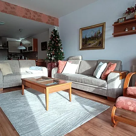 Apartment Poniklec V