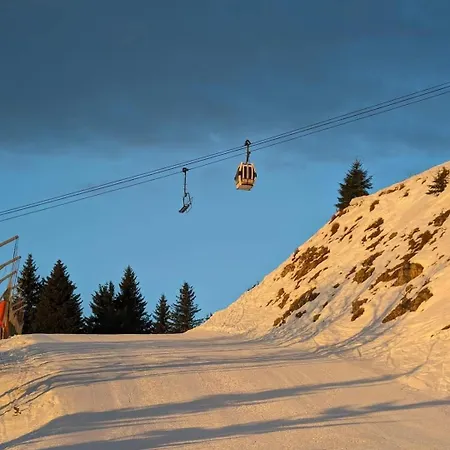 Lejlighed Poniklec V *