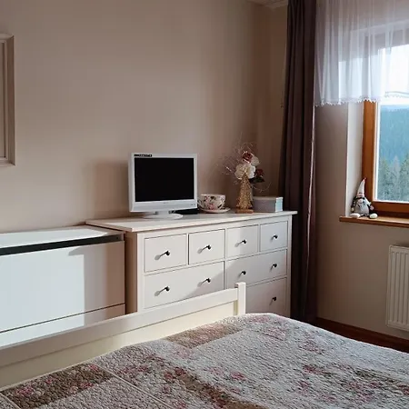 Poniklec V Apartment *